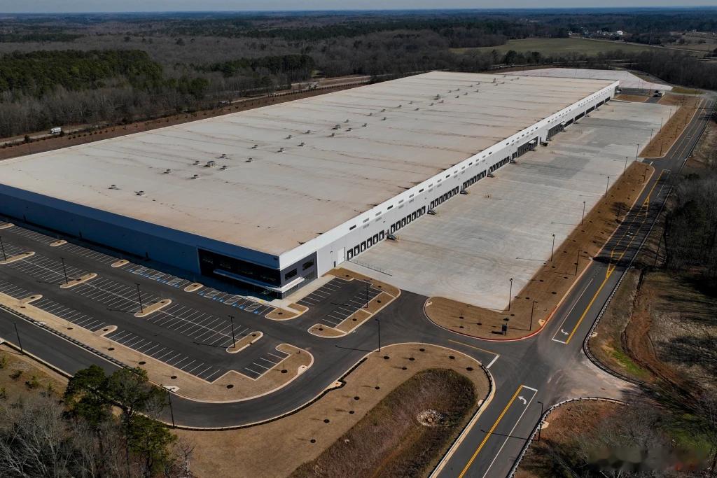 【ICE为大型拘留中心采购过程充满秘密，令当地城镇感到沮丧】（美联社）——在德克