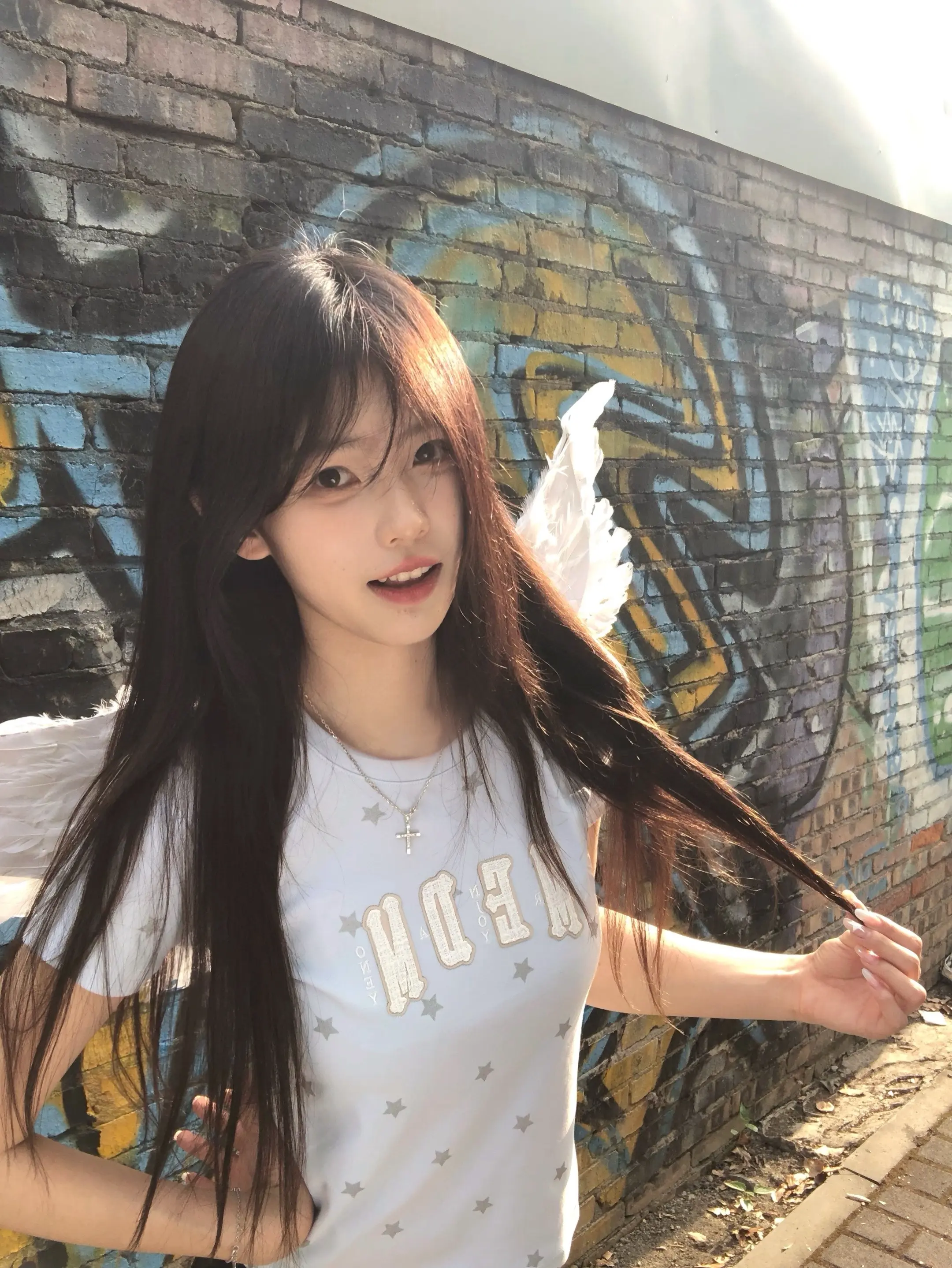 发真好 装逼有妹子宠 伤心有妹子哄 自拍有妹子捧 玩梗有妹子懂