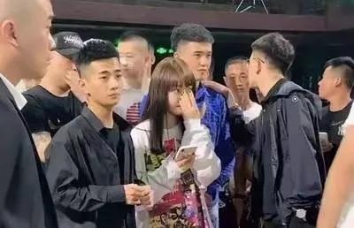 蛋蛋前男友刘叉叉，现在已经结婚生子了。
其实是一个演员，虽然不是很有名，但是相貌