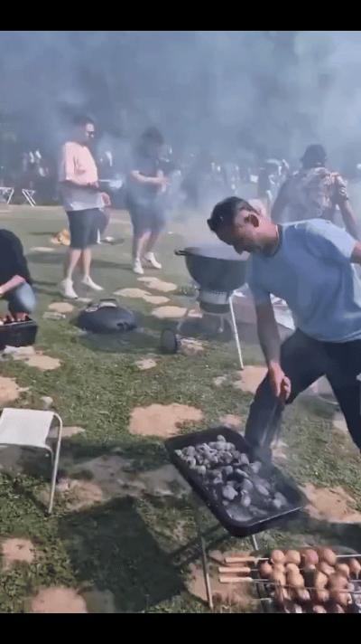 "这已经不是我们的德国了！"

当地时间 5 月 26 日，西部工业重镇杜伊斯堡