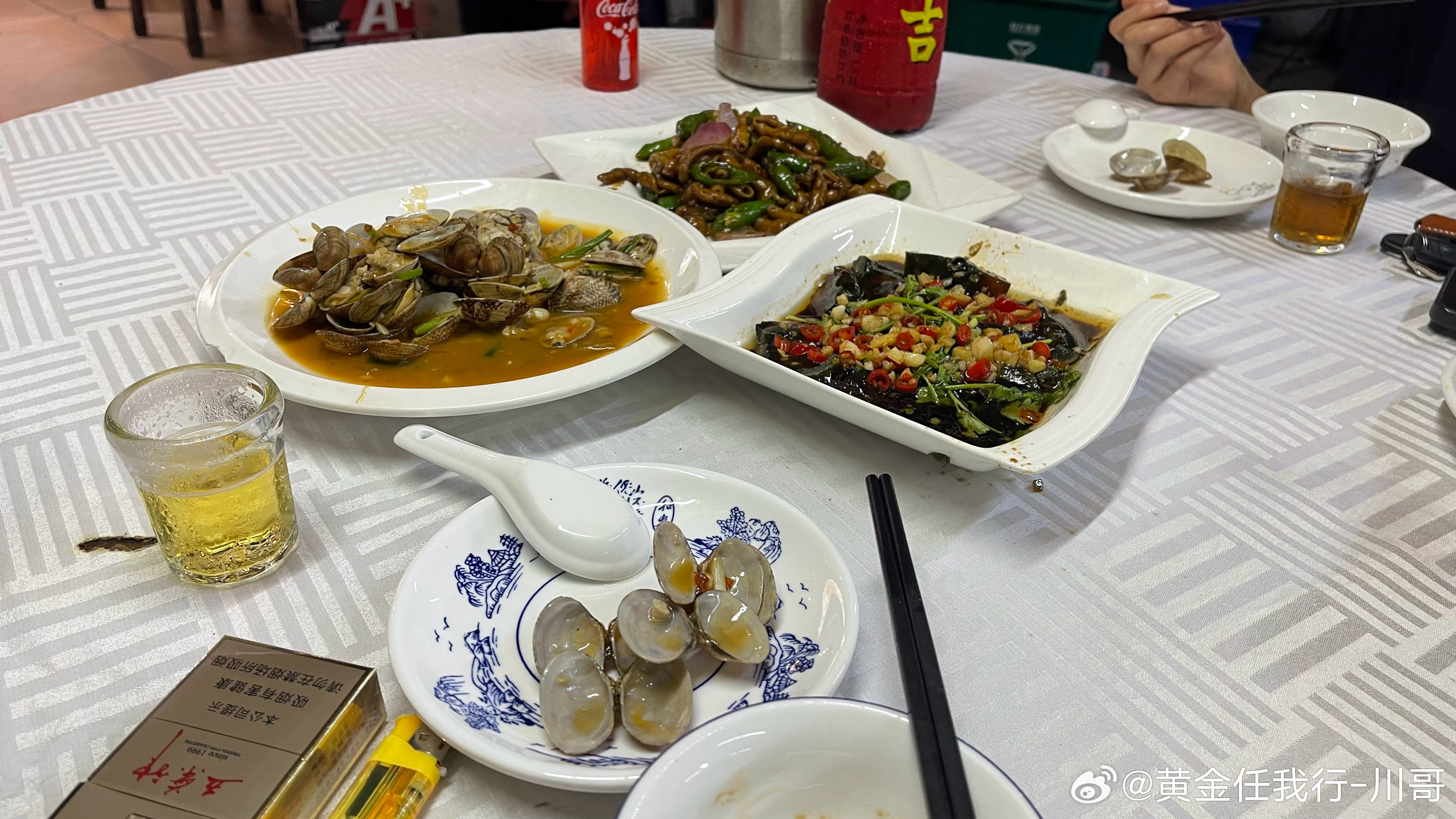 玩累了，出来吃个夜宵黄金金价A股又一年内翻倍大牛股诞生