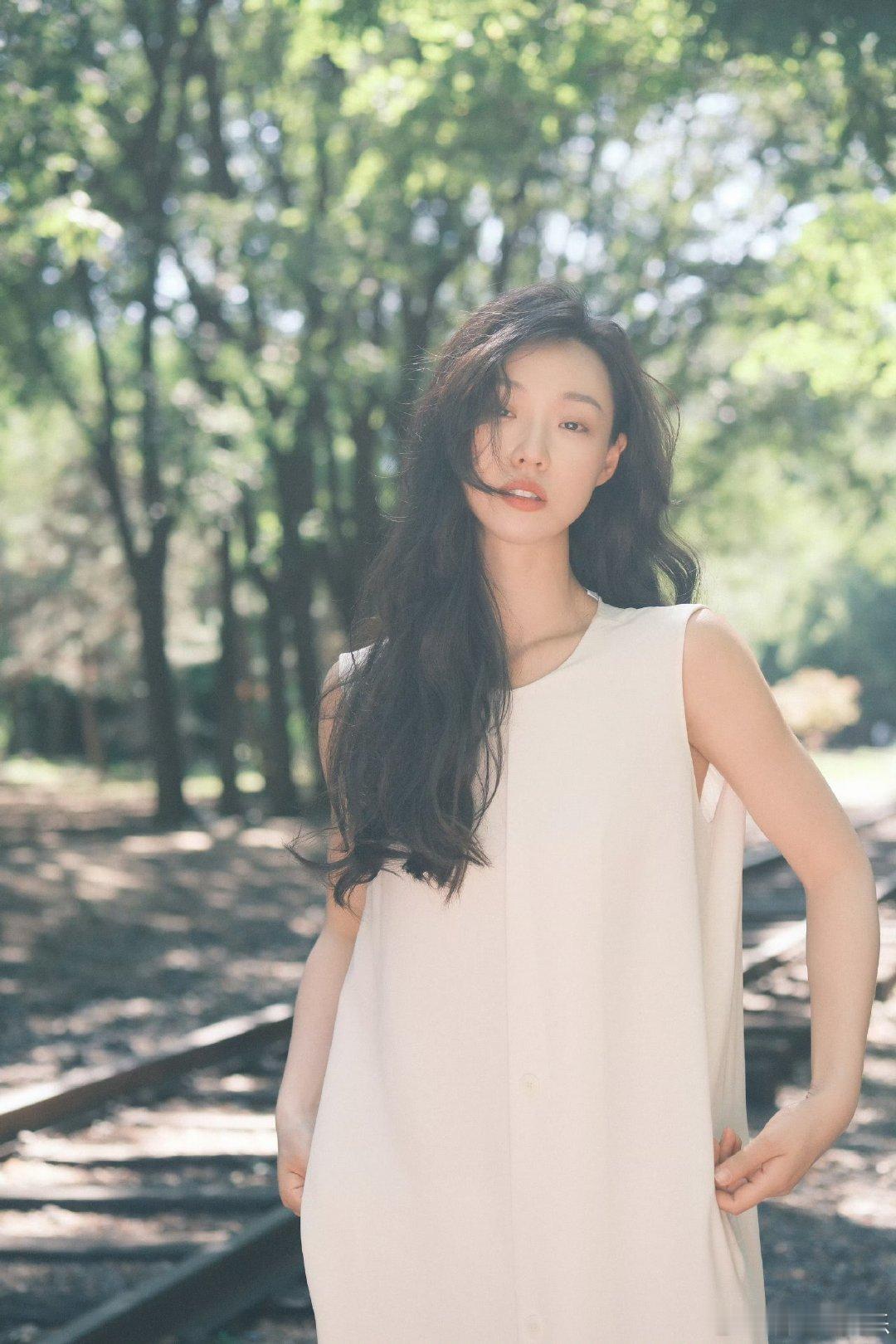 管乐 抱歉让大家看到杂乱的屋子我家那闺女 快看，管乐说收到老多私信，全是想帮她收