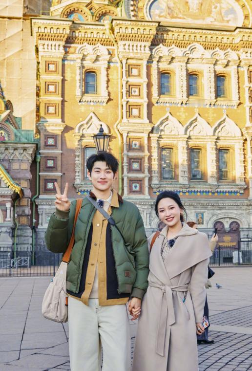 1、金莎和孙丞潇在节目中透露正在备孕中，且已经开始研究孩子的学校了，结了婚要孩子