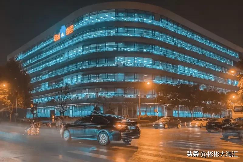 连续上一个月的班，那滋味，简直酸爽！就像那位互联网公司的读者，每天被表格、PPT