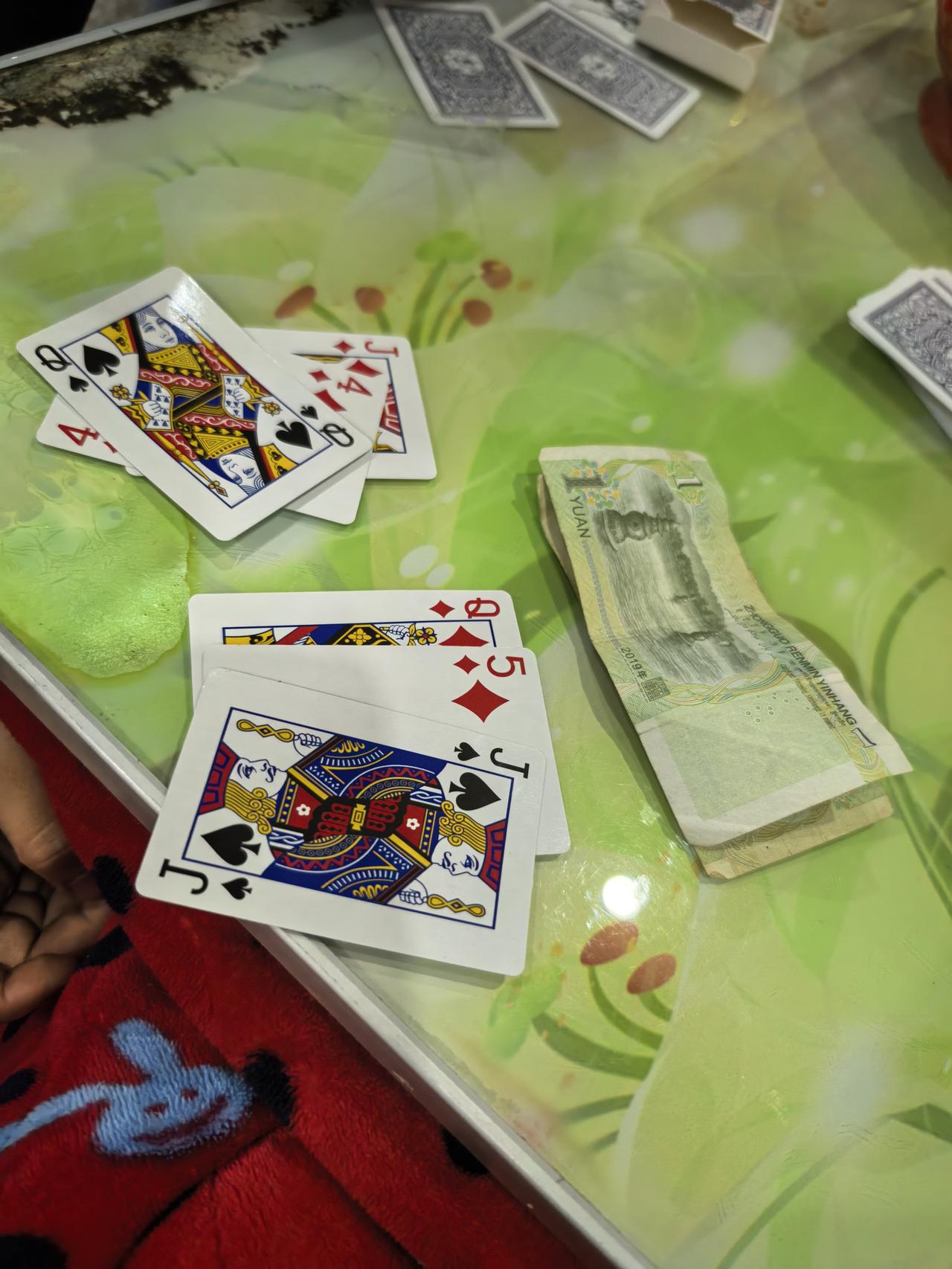 这种扑克游戏在你们那里叫什么？湖南叫炸三公！我今天想聊的不是名字问题，而是这种游