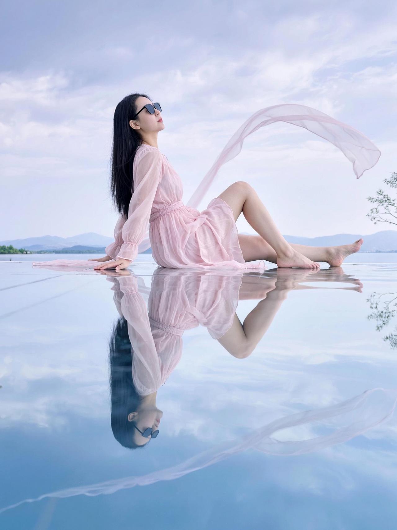 海边飘逸长裙 度假穿搭