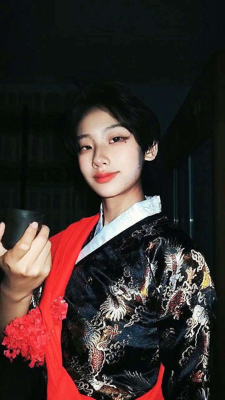 上一世没握紧的手 这次缠紧