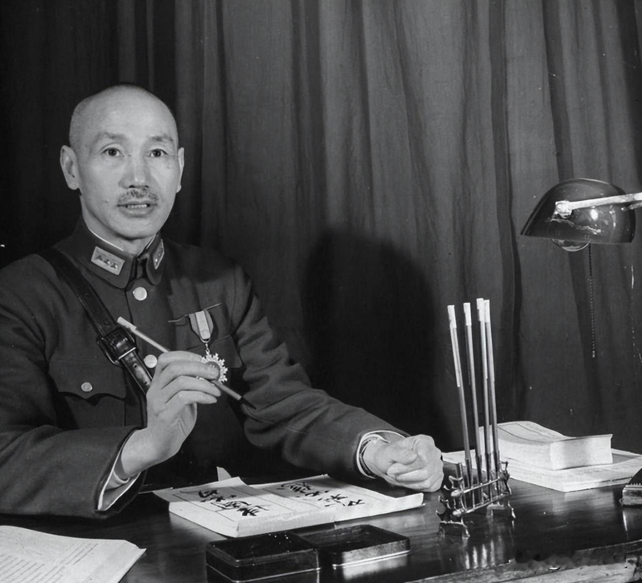 1943年，宋美龄密令戴笠刺杀一个人，戴笠吓得冷汗直流，急忙上报蒋介石。蒋介石怒