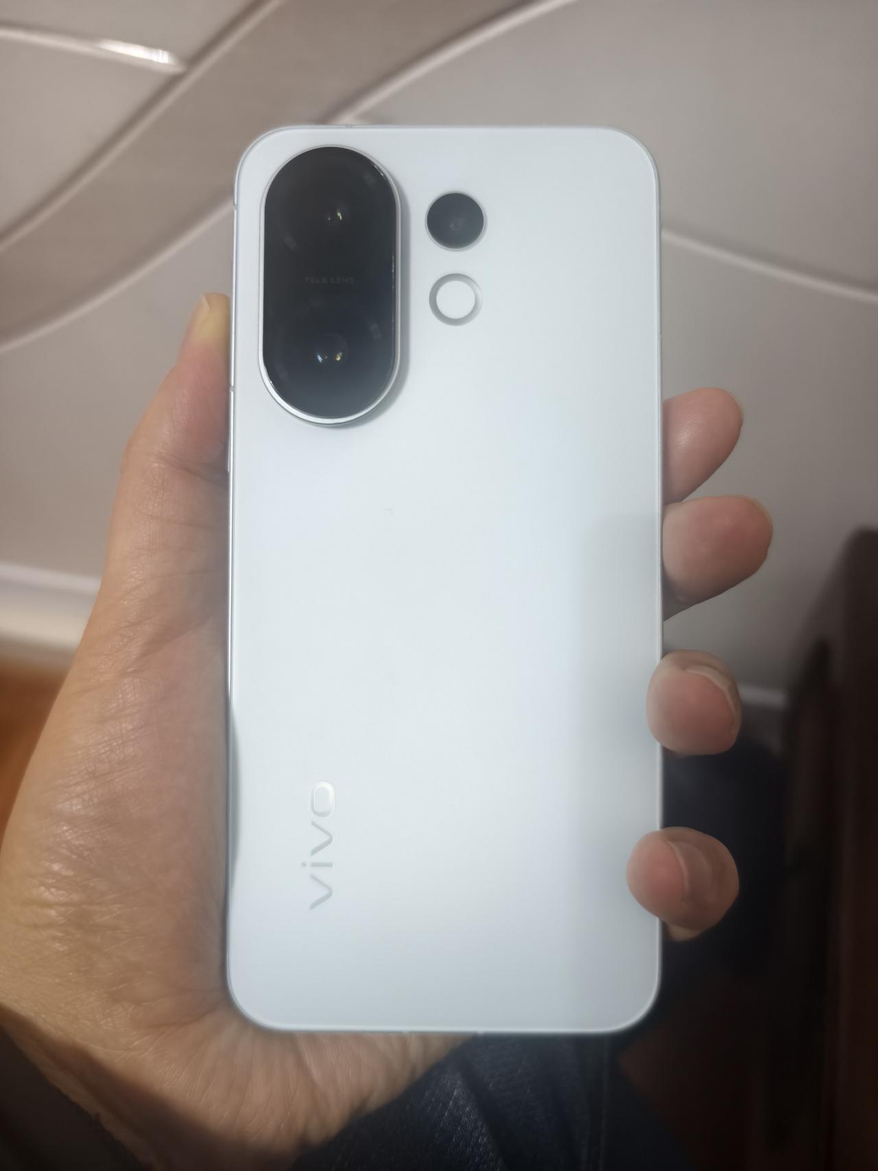 从闲鱼买了一款二手的小屏手机，vivo s30promini，刚开始上手这款手机