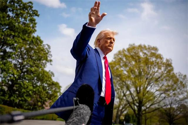 特朗普又给中国挖坑了？这回，他可是打错了算盘。两艘中国超级油轮，在北大西洋晃悠了