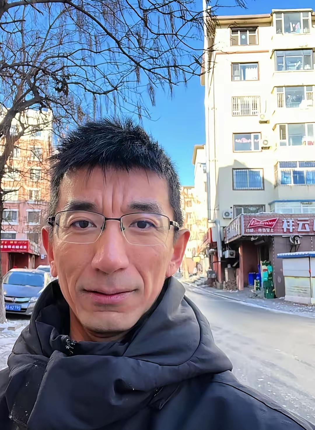 突发！孙东旭卸任新东方子公司高管职务！
东方优选（北京）科技有限公司发生工商变更