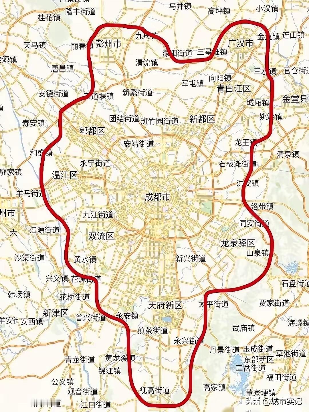 成都一心往外扩，重点是往南，那么多土地盖钢筋混凝土，根本住不完的房子，不是看不到