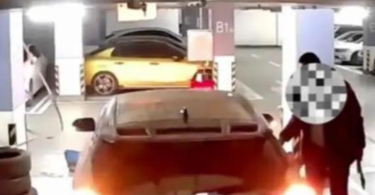 “厚颜无耻，”黑龙江哈尔滨，一中年男子花15万买下车位，三番两次被白车霸占，索性