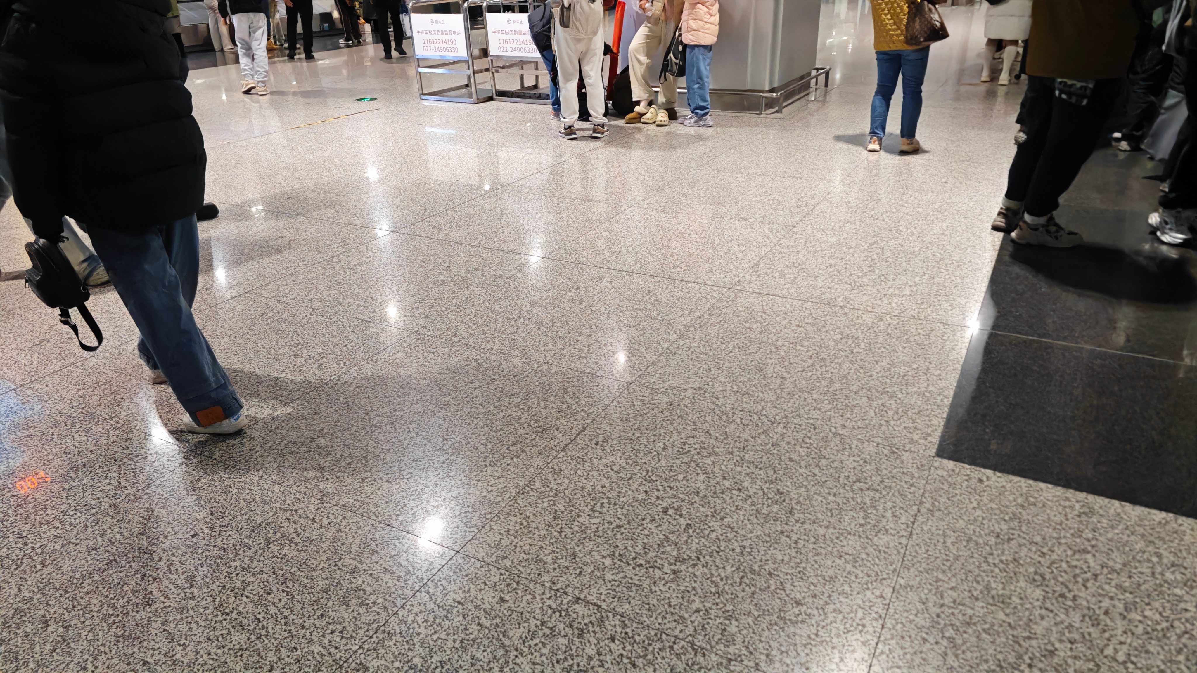 收工啦，2024的旅行。图，一小时前的机场 