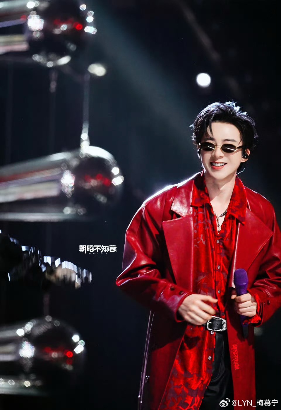 摩登兄弟公益行 | 凝聚v力量 余生再无倾城色，一草一木皆相思。我与春风皆过客，