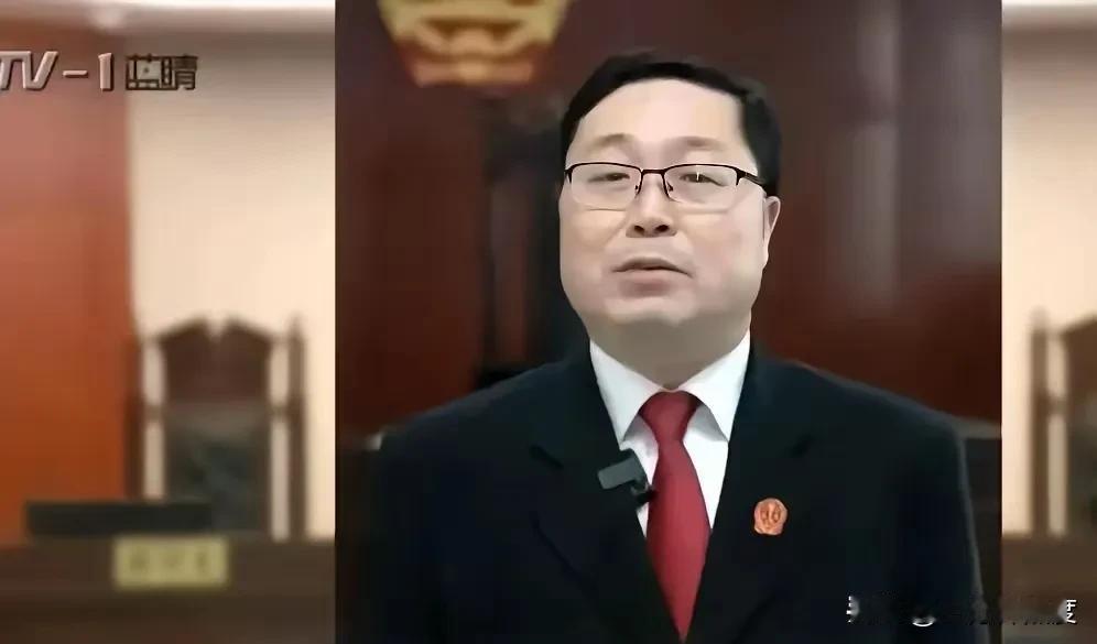 韩法官应该受到处分，
青岛法院的此次热搜，
完全是韩法官的问题，
表达不清晰，