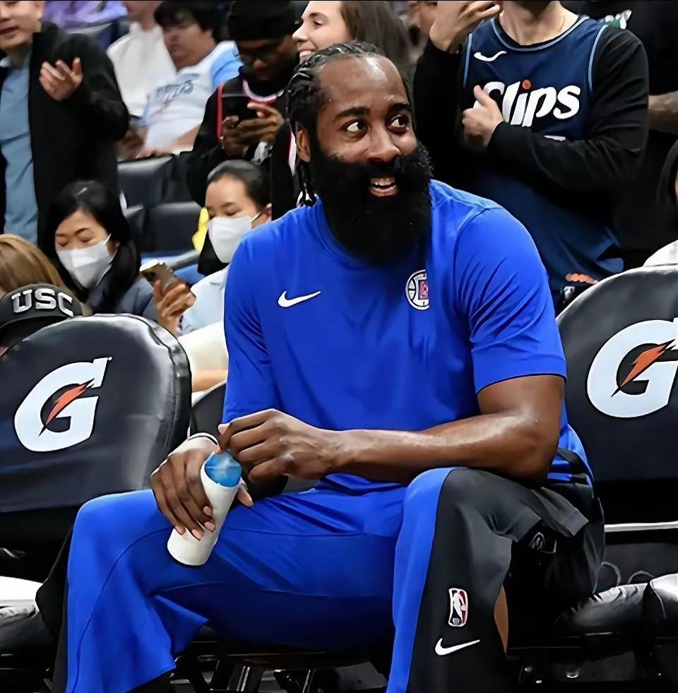 都在质疑哈登。可是喜爱哈登什么一直都搞不清楚。
一场比赛终于找到了喜爱哈登的原因