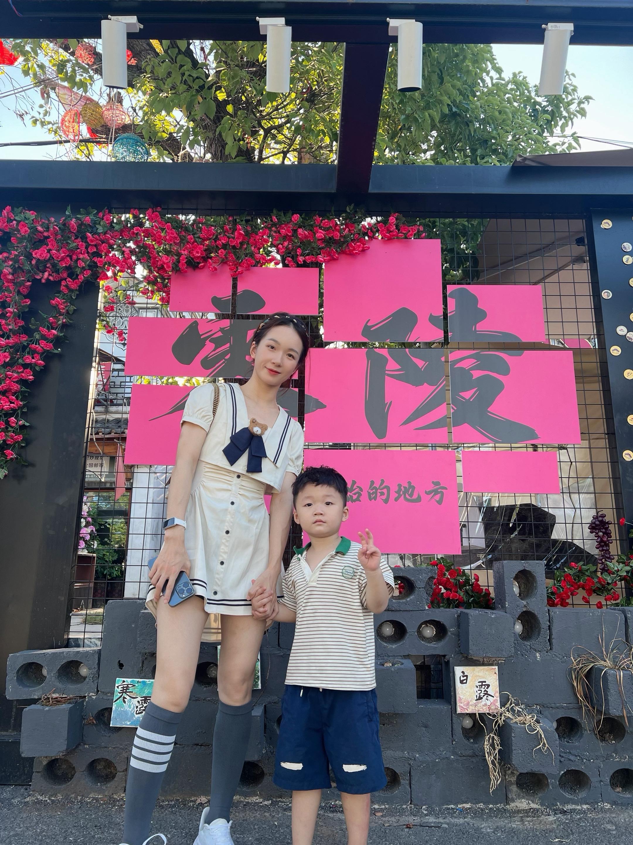 从前的那个女孩，已经消失在人海，从此她不再回来！因为那个女孩做了妈妈👩