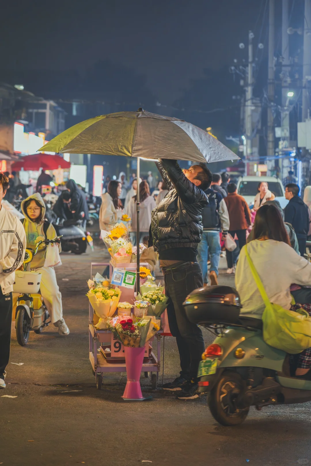 开封河大夜市｜更适合年轻人的夜市小吃街