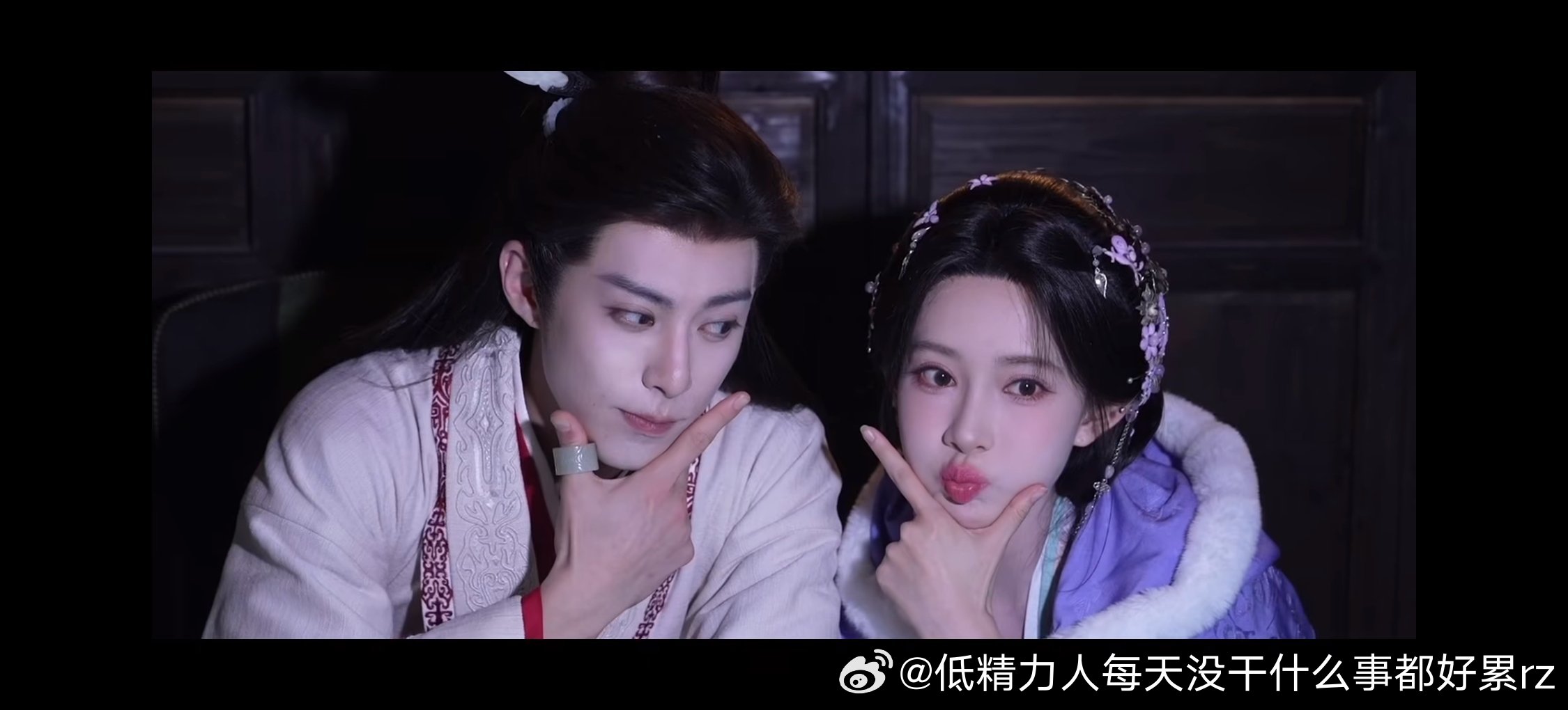 这年头硬扮萌妹的赛道太挤了