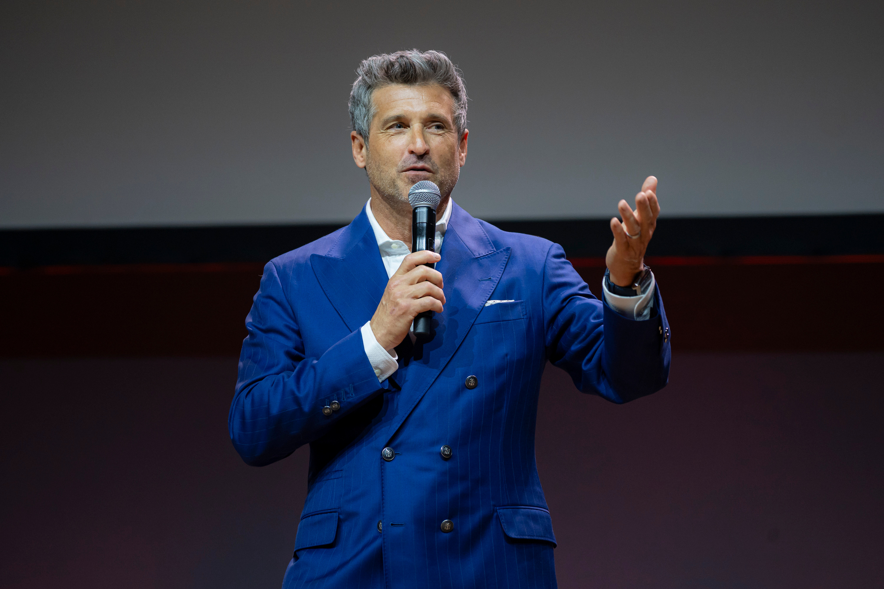 演员帕特里克·德姆西（《实习医生格蕾》中的“德里克医生”），日前佩戴泰格豪雅摩纳