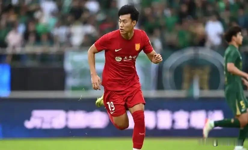 两度破门均被VAR吹掉！杜月徵今天的运气实在欠佳。

中超联赛重庆铜梁龙对阵深圳