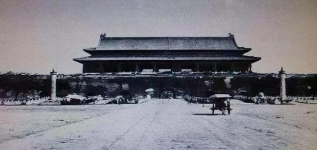 现在的天安门是秘密新建的，原来的早已被拆除？1969年国庆后，毛主席亲笔批示：原