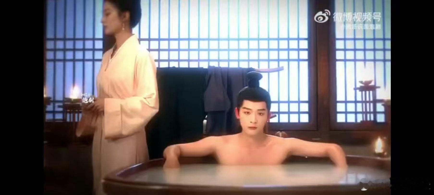 #谁家男主碰个肩就红温#  《柳舟记》中的崔行舟，碰肩引发的红温犹如一阵轻柔的微