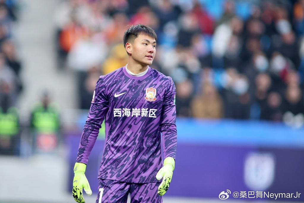 李昊 因伤缺席国足 和U23男足 大名单03月20日 今天，中国足协公布了男足和