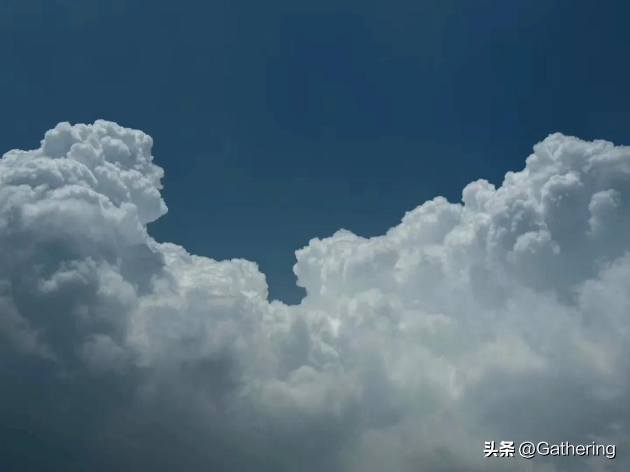 在这个清明的广东，不得不承认一个事实，那就是我们的雨向来都是不会通知你到底什么时