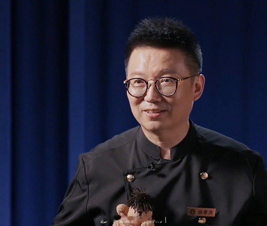 徐孝洪的夺冠之路是坚持的最好诠释！三次高考、辞职追梦，在百厨大战中用怪味虾、宫保