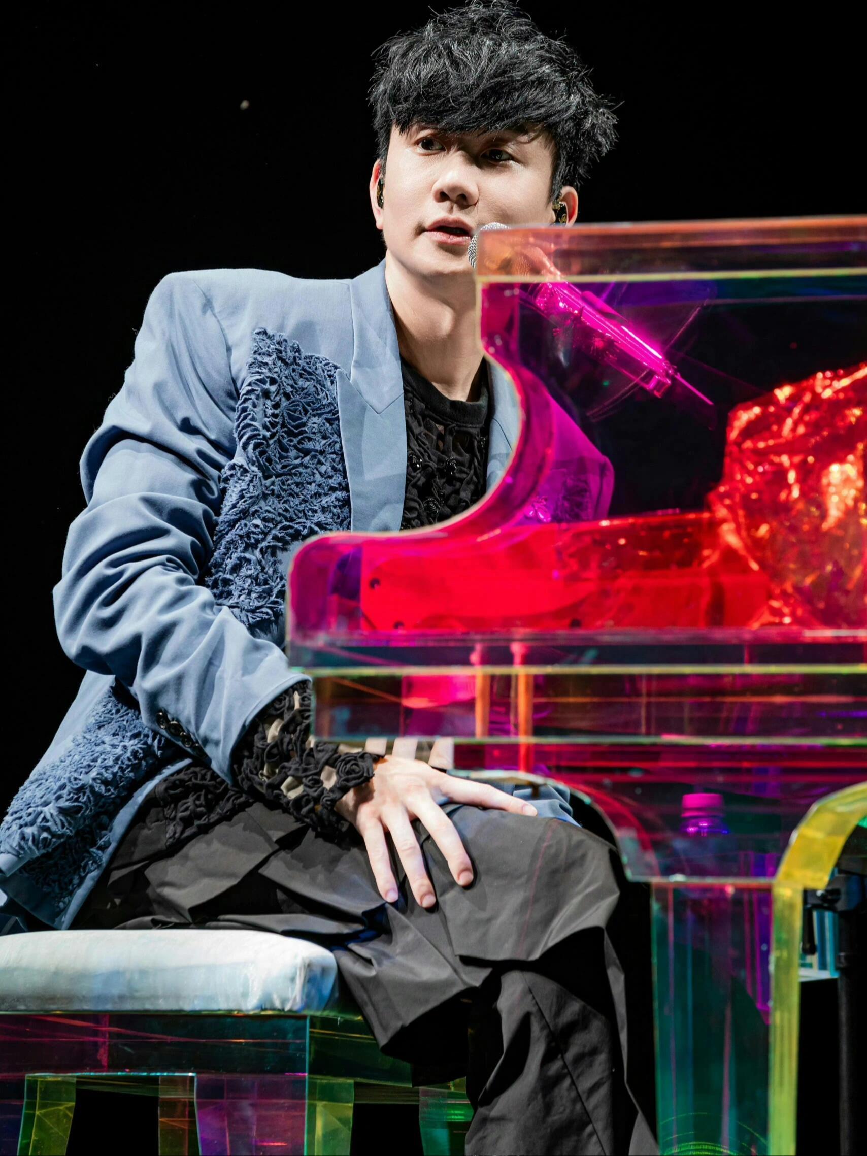 wok，谁懂啊，双厨狂喜林俊杰居然给汪苏泷送花篮了他俩平时有啥交集吗？梦一个合作