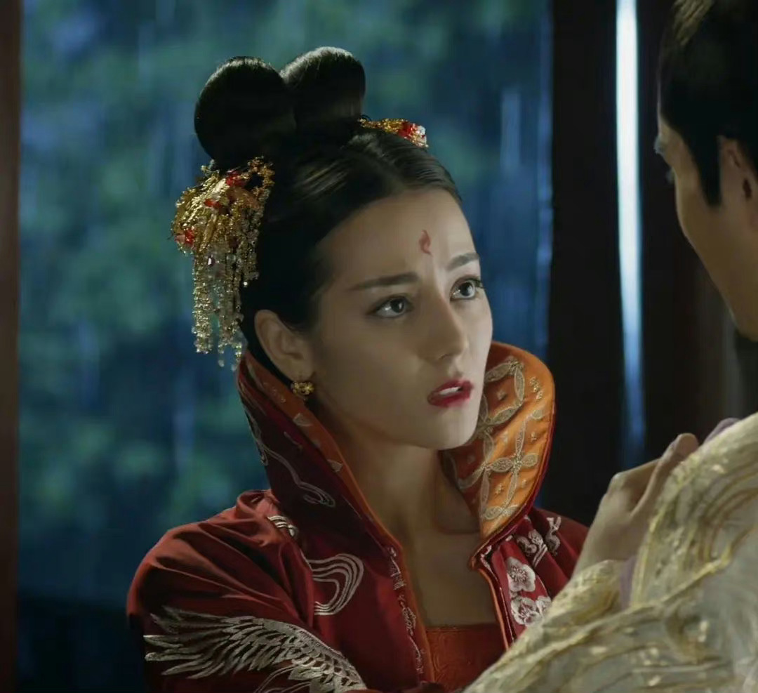 迪丽热巴在三生三世里面的造型也让人一言难尽呀 ​​​