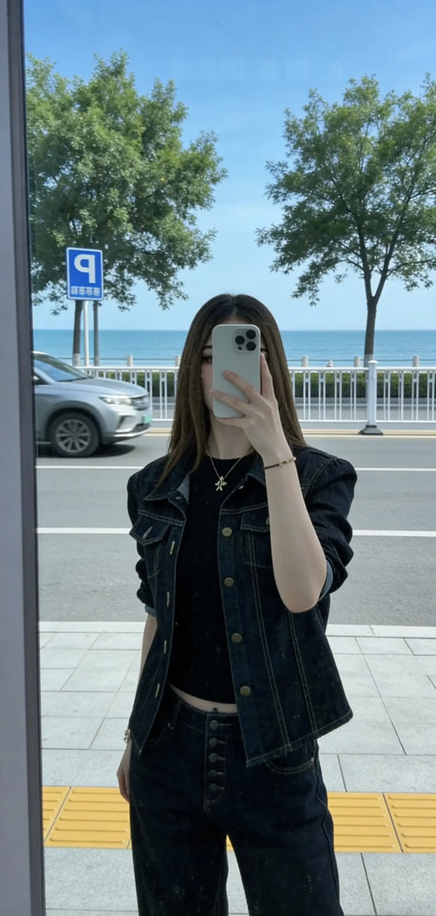 心里总要有点盼头，          不然漫漫长路该多无趣.