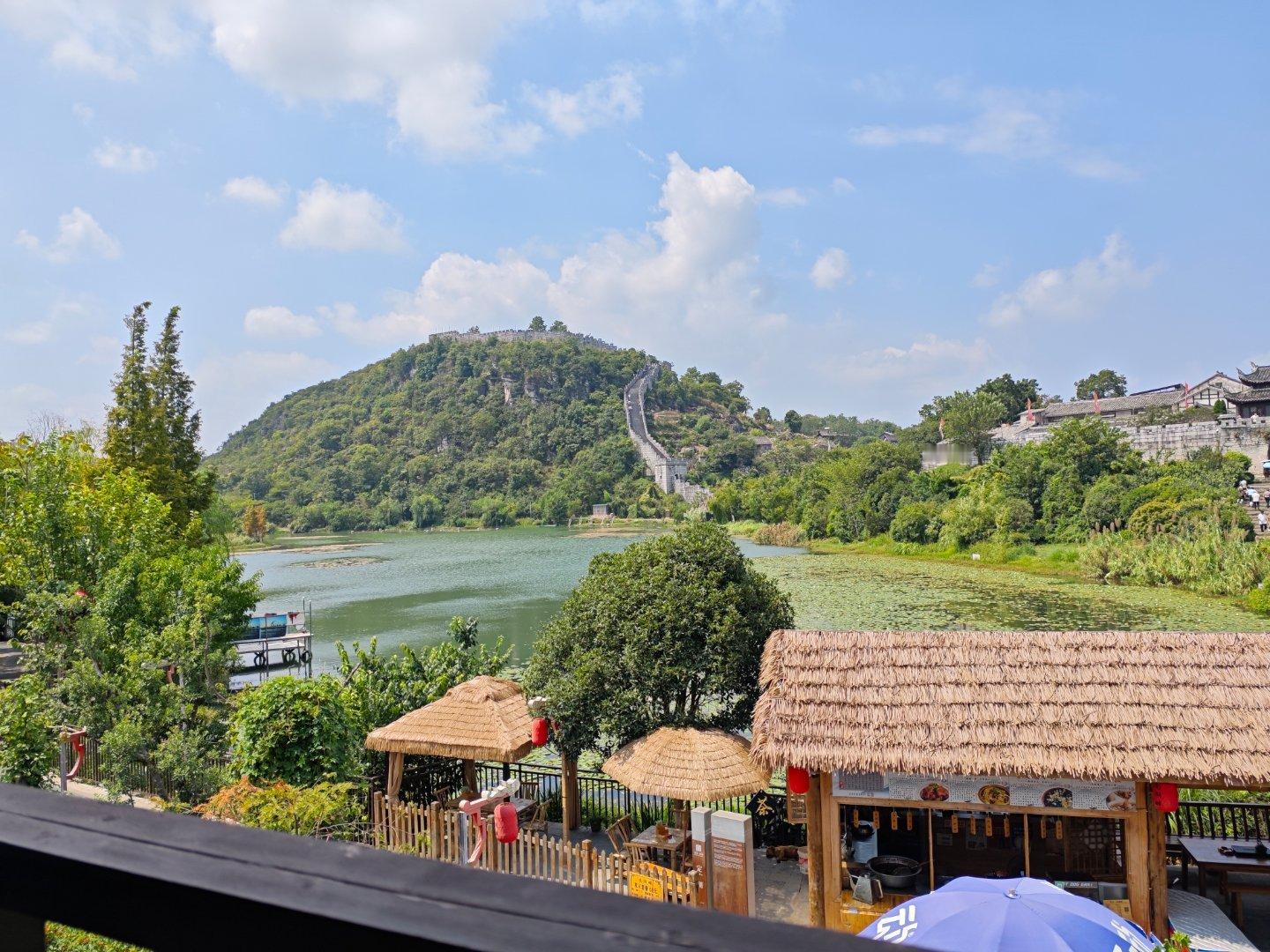 人到中年，把自己重新养一遍，闭嘴，微笑，健忘，可去，可留。 早安 重庆·重庆中央