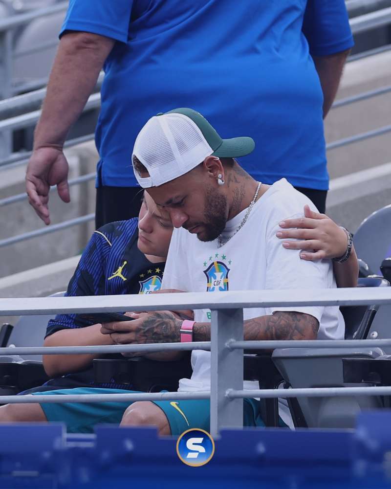 neymar 有卢卡安慰，应该不会那么伤心了把！内马尔巴西vs挪威