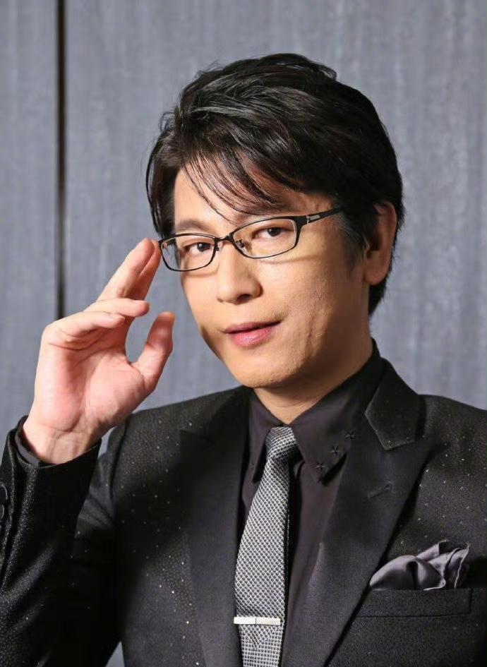 突发喜讯！被称作日剧王子的及川光博正式官宣再婚，现年56岁的他迎娶圈外普通女性，