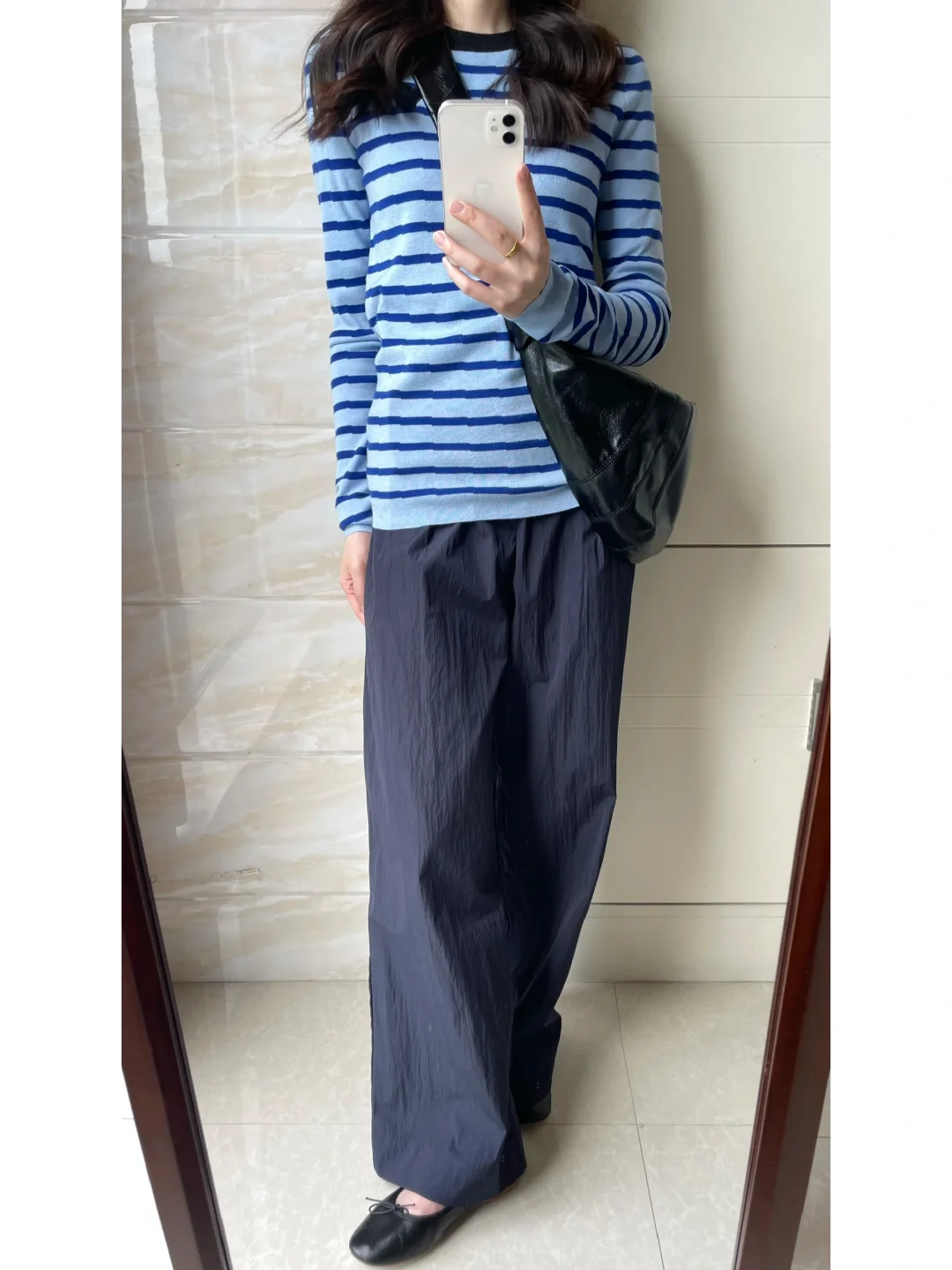 入秋的蓝色条纹针织