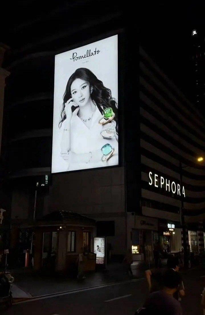 黑白图看着有点阴 