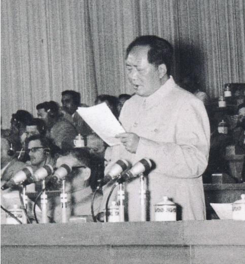 毛爷爷若在，我们会不会更硬气？年轻人心里有本账

网上很多人讨论毛泽东时代的外交