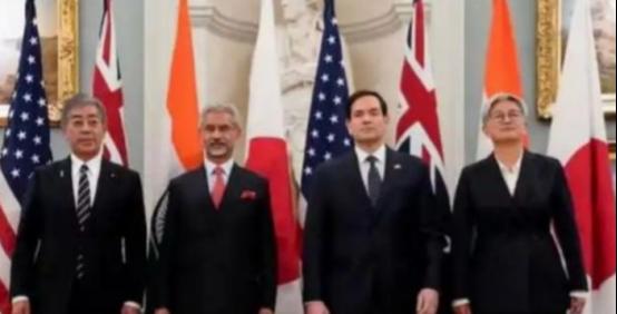 假如美日韩印越菲六国联手挑衅中国，别说打赢，光是这“联合大军”一上场，整个亚洲都