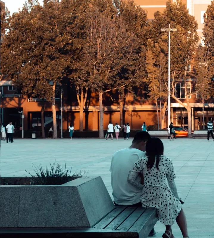 缘分这东西，真的很奇妙。人生像场旅行，缘分就是引导我们的线，让我们和一些人相遇，