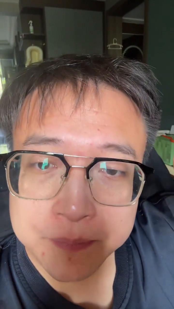 兄弟们，今天跌了5万账户，创历史新低了，彻底不知道该怎么办了。现在卖又舍不得卖，