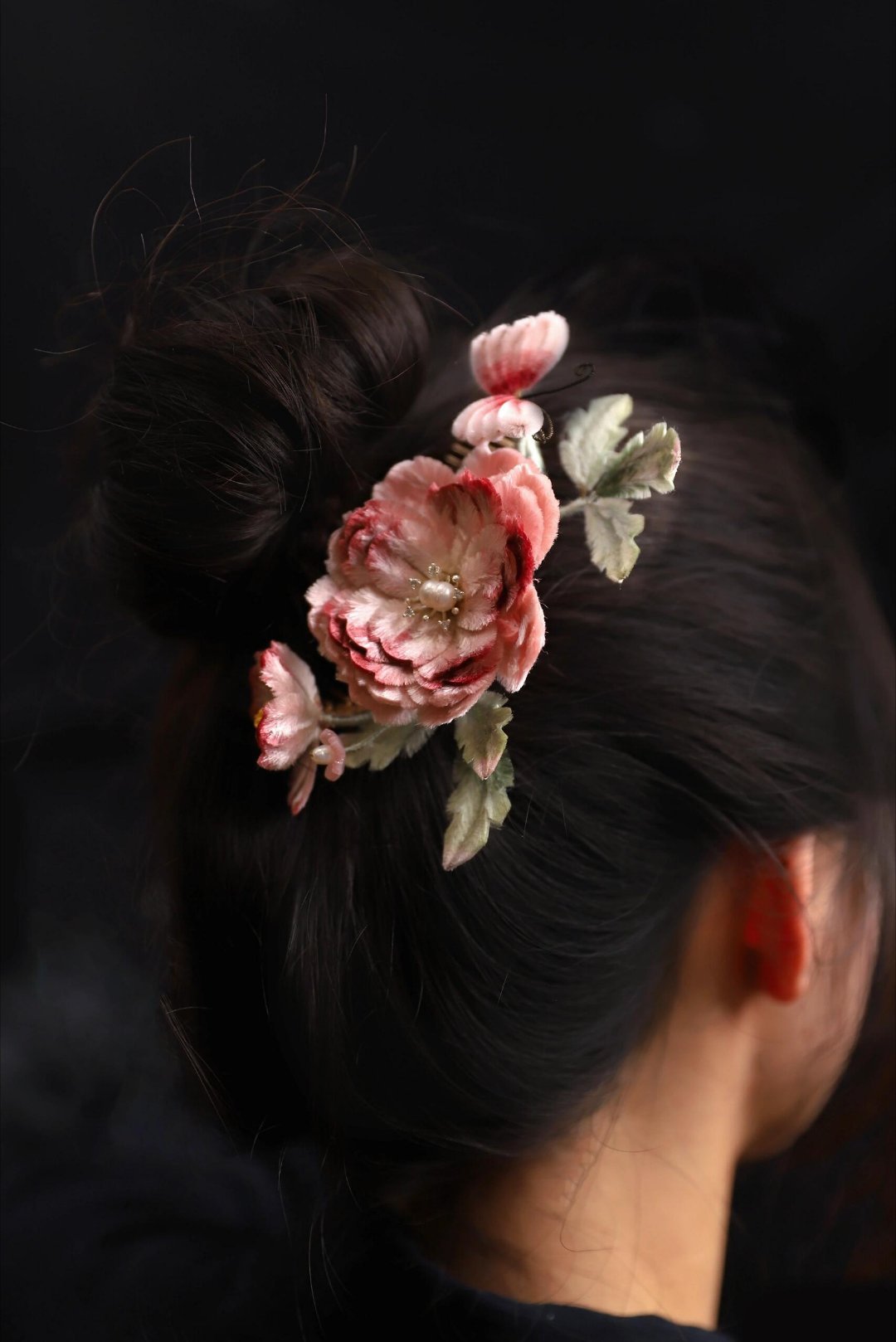 传统手工艺🌸非遗绒花｜东方高定，国际时尚新宠——以铜丝为骨，蚕丝为肉，千年技艺