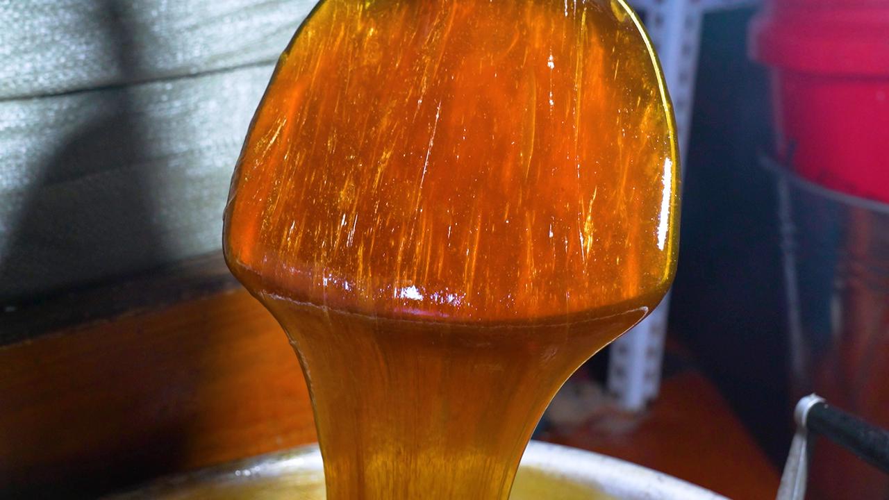 麦芽糖堪称甜品界的鼻祖。早在千百年前，古人便只用糯米与小麦两种粮食，巧手酿出这抹