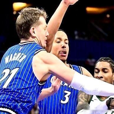 《狂砍51分11篮板15助！显而易见的霸道，快船真是失控啊！》快船到底怎么想的？