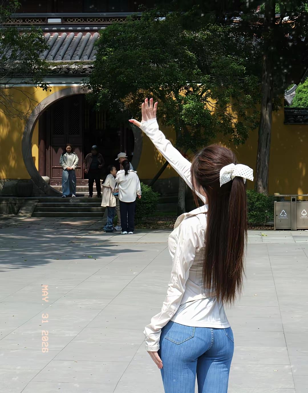太喜欢这种身材的女生了。气质女生身材 直爽型美女 温婉大方的女生 温柔治愈款美女