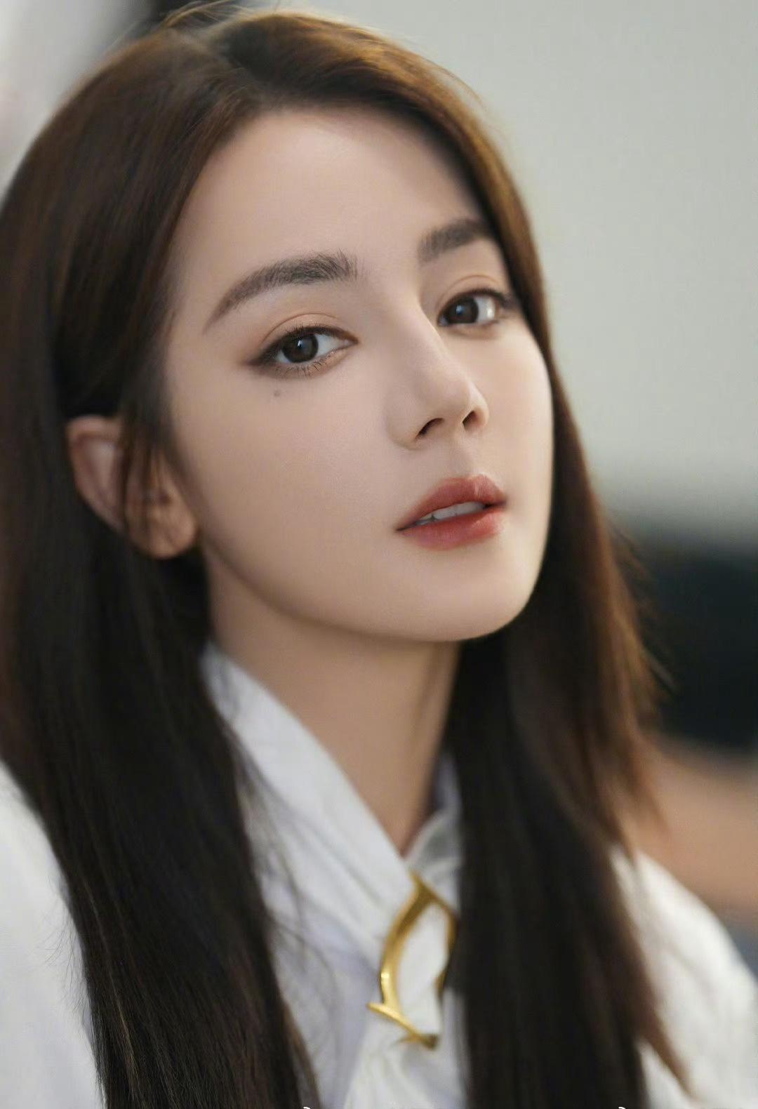 迪丽热巴的颜值真的我是羡慕。

女娲捏人的时候怎么没有多捏几个这样。

美字我是