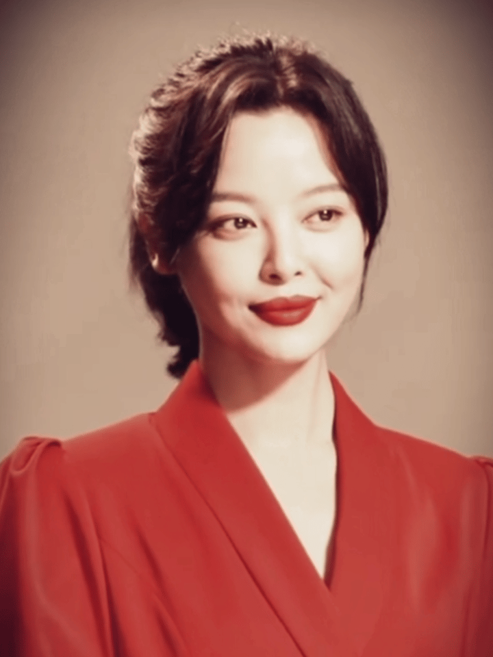 辛芷蕾出演姜文新片《你行你上》造型，蕾子好适合这种复古妆造，美鼠 ​​​