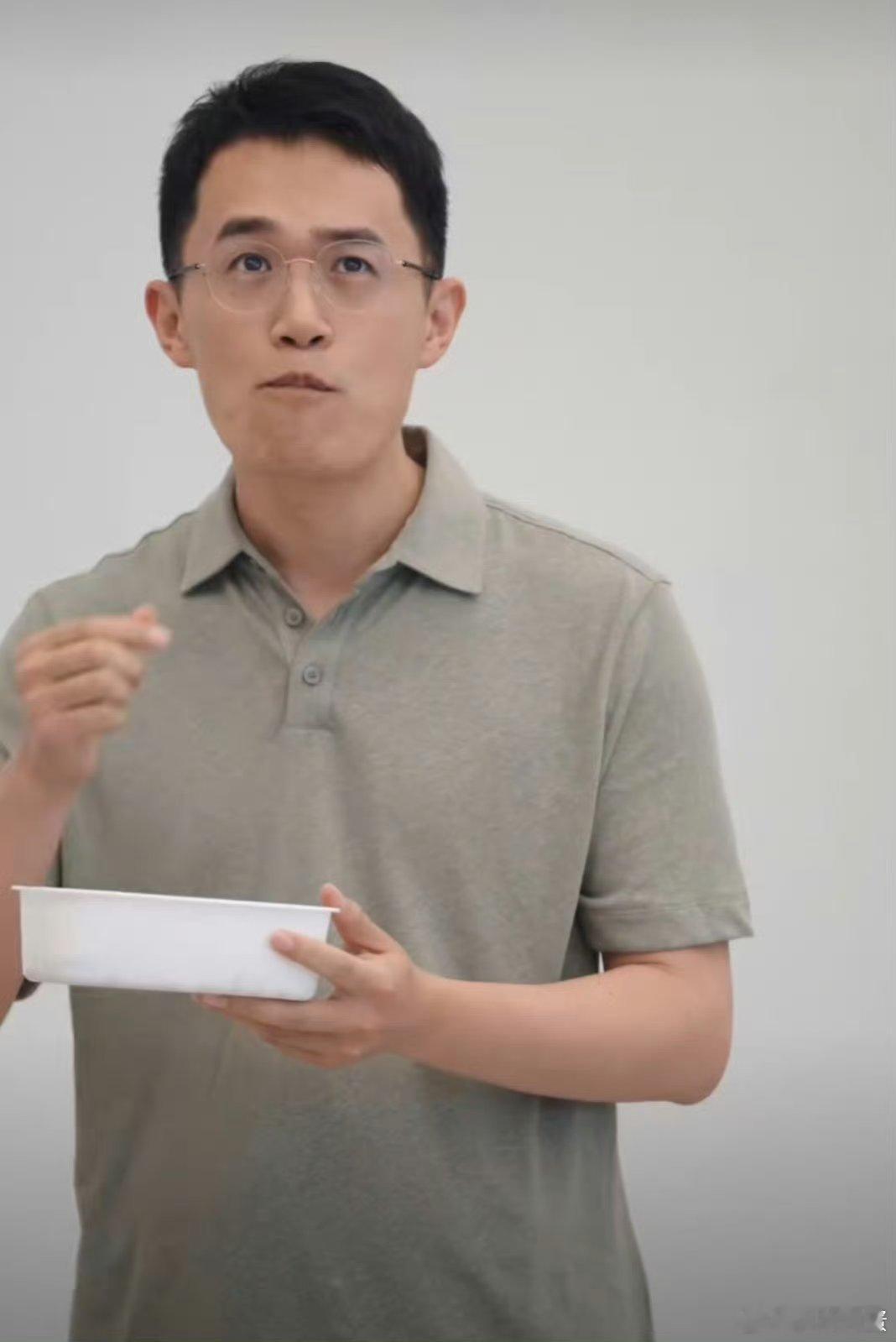 德爷请王腾吃虫子把德爷请来狗蛋真是双厨狂喜了[doge]就喜欢看德爷节目下饭，但